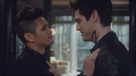 Magnus Et Alec Malec Shadowhunters Shadowhunters Malec