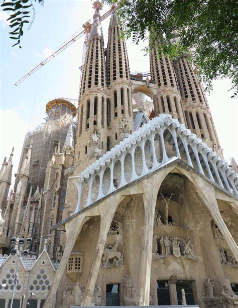 La Sagrada Familia Construction