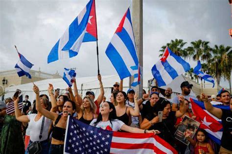 'Down with communism!' shout Cubans rallying in the US - UCA News