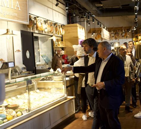 Ladige Di Veronaeataly A Verona Il Cibo Di Alta Qualità E La Bellezza