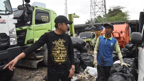 Kang Dedi Kerahkan Pasukan Bereskan Masalah Sampah Di Subang