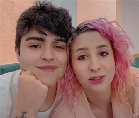Diversidad sexual una influencer pansexual inició un noviazgo con un joven gay