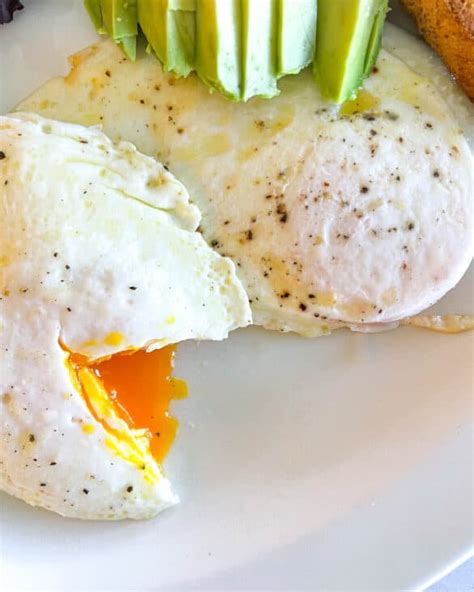 How To Make Over Medium Eggs Good Food Baddie