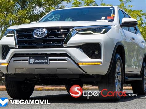 Toyota Fortuner SRV 2023 1301387 SuperCarros