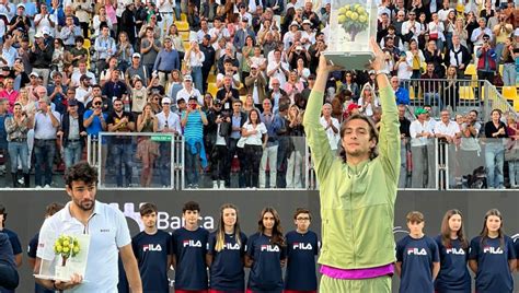 Tennis Musetti Batte Berrettini E Vince L Atp Napoli La Repubblica