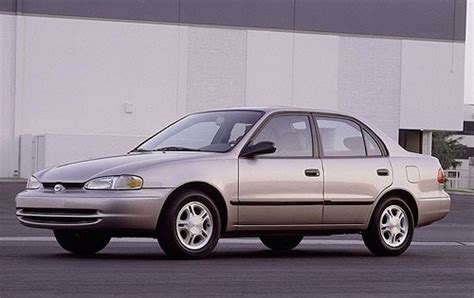 2000 Chevy Prizm Review Ratings Edmunds