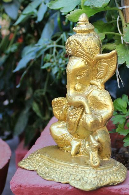 Beckon Venture Gold Polyresin Handcrafted Lord Ganesha Idol Cm Jiomart