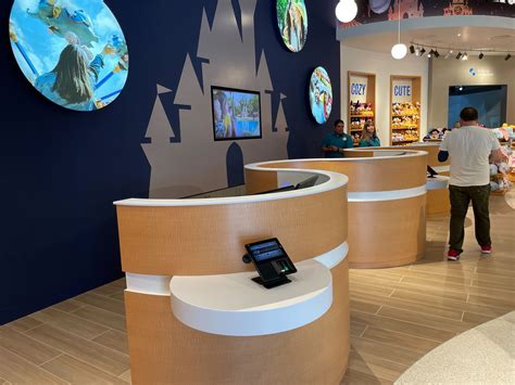 Fotos Video Besichtigen Sie Den Ersten Walt Disney World Store In