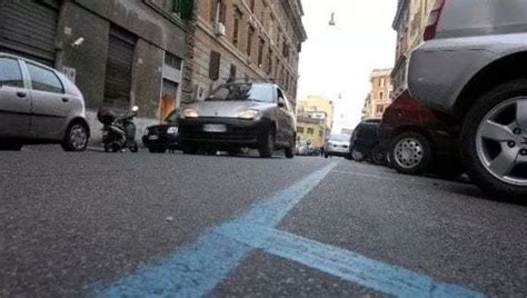 Aumento Delle Strisce Blu Roma Ha Bisogno Di Emanciparsi Dalle Auto