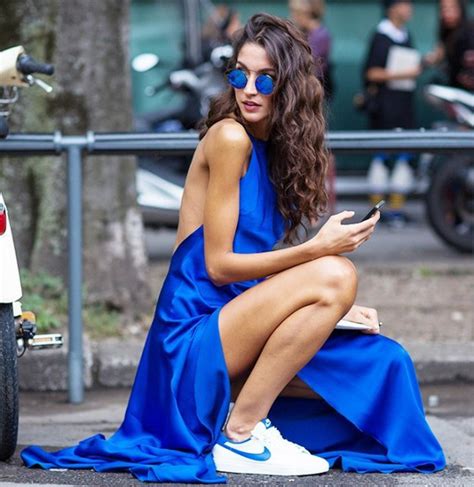 La Mejor Forma De Usar Tenis Con Vestido Fotogaler A Tendencias