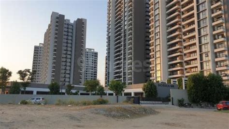 Bhk Bedroom Apartment Flat For Rent In Sobha City Sector