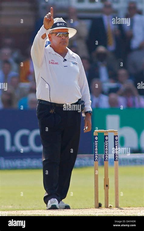 London Uk 21st July 2013 Umpire Marais Erasmus Signals Out After