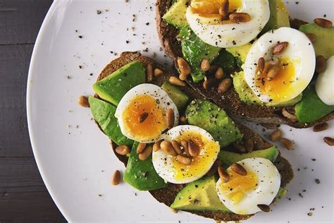 Tostadas De Aguacate Con Huevo Pochado Receta F Cil Y Saludable Para