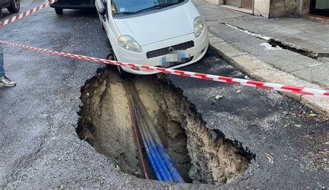 Maltempo Si Apre Una Voragine A Palermo Verifiche Sulle Case FOTO