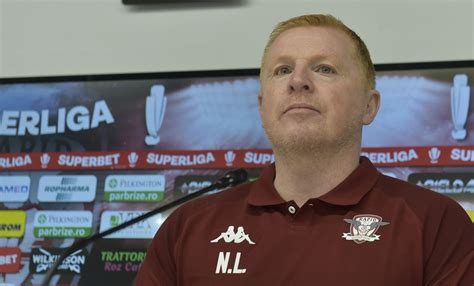 Urmează transferul de 6 800 000 de lire sterline la Rapid Neil Lennon