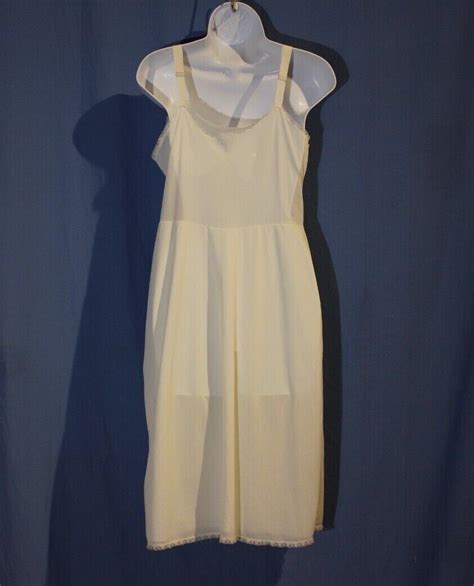 Kayser Cream Vintage Slip Ebroidered Bustline Mo Gem