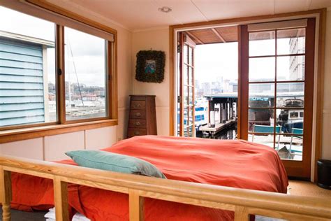 10 Best Houseboat Rentals - Unique Houseboats You Can Rent