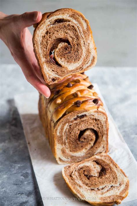 Chocolate Chip Swirl Milk Bread (Tangzhong)