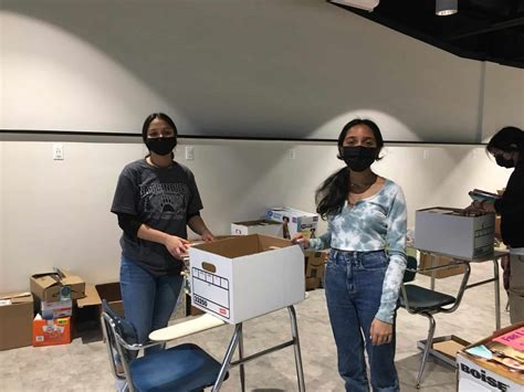 Hicksville students collect books for Long Island organization | Team