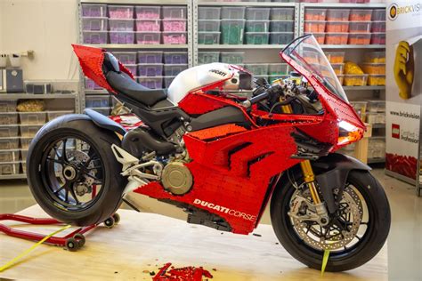 LEGO Technic Lifesize Ducati Panigale V4 R SC842 8 The Brothers