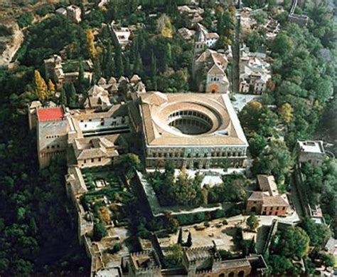 Por Qu La Planta Del Palacio De Carlos V Es Un Circulo Inscrito En