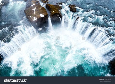 38,116 Waterfall Top View Stock Photos, Images & Photography | Shutterstock