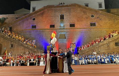 Cerreto Guidi La Contrada Di Santa Maria Al Pozzolo Ha Vinto Il Palio