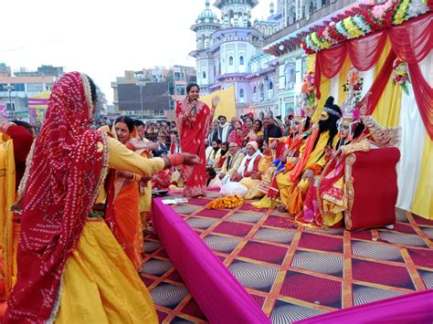 People Showered Flowers On The Tableau Of Lord Shri Ram And Mother Sita In The City Parikrama