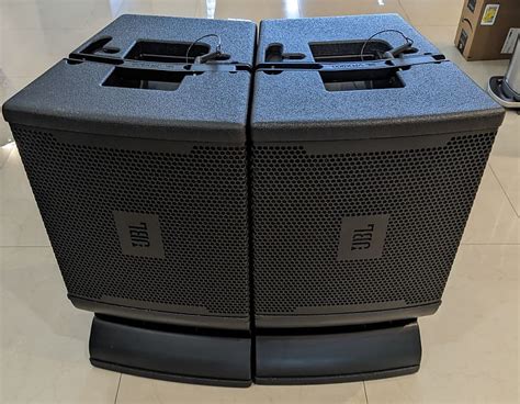 Pair Of Jbl Vrx La Way Compact Passive Line Array Reverb