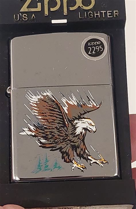 Soaring Bald Eagle Design Zippo Lighter 2000 Like New