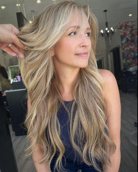 Tips for maintaining the perfect look with long layered hairstyles 8