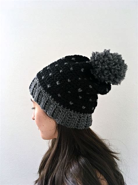 Crochet beanie with pom pom | She's Got the Notion