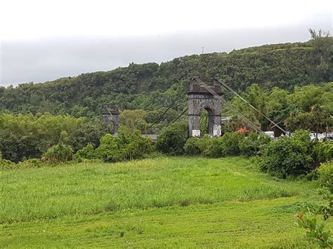 Pont Suspendu De La Rivi Re De L Est Sainte Rose Aktuelle