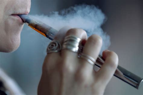 Us Vaping Illnesses Rise To 1 888 With Pace Picking Up Again Inquirer