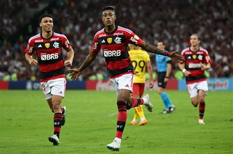 Como seria lindo se o Flamengo jogasse a sério todos os jogos