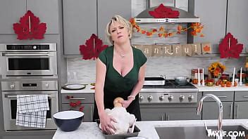 Naughty MILF Dinner XVIDEOS