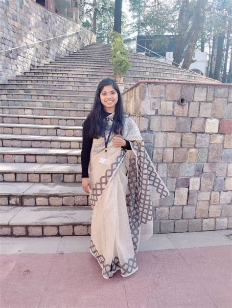 Ayushi Jain Ias Biography Upsc Marksheet Age Rank Optional Subject