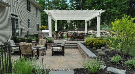 Sparta Backyard Landscape Klassisch Patio New York Von CLC