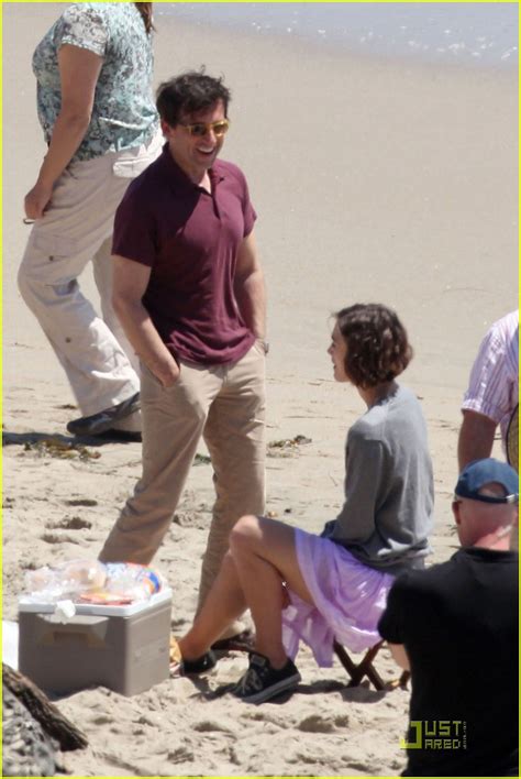 Photo Keira Knightley Laughing On Set With Steve Carell 04 Photo