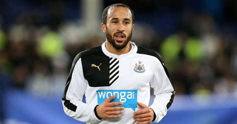 Andros Townsend Warms Up In Newcastle S Training Kit 2016 Planet