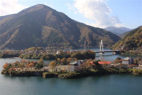 鎌倉と地質の深い関係とは？海と山に囲まれた“天然の城塞” まっぷるトラベルガイド