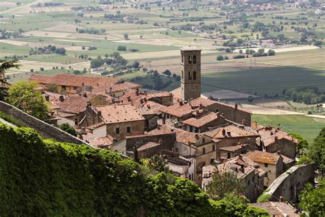 Cortona, Italy: travel guide to the Tuscany hill town of Cortona