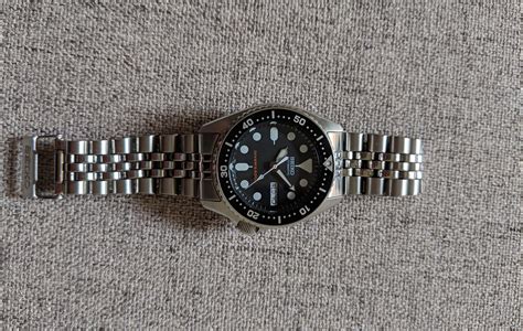 Seiko SKX013 Review: The Everyday Midsize Diver - WatchReviewBlog