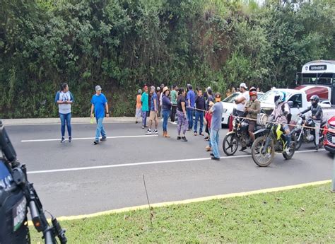 Bloquean Habitantes De La Laguna Y Los Arenales Autopista Xalapa