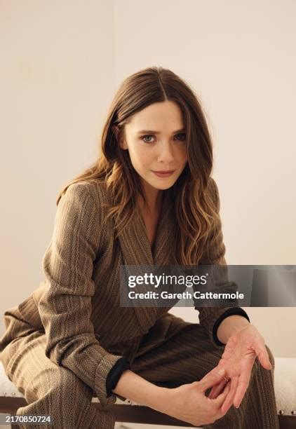 peliculas de elizabeth olsen stock  high res pictures