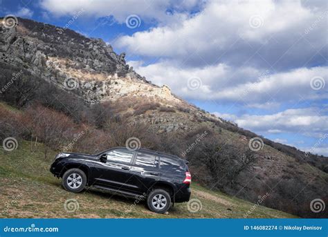 Toyota Land Cruiser Campo A Trav S Negro Prado Del Coche Parqueado En