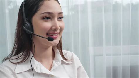 Filipino Call Center Agent