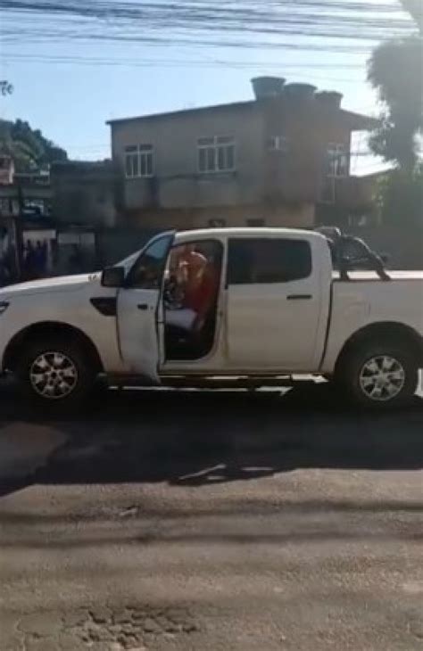 Homem é Encontrado Morto Dentro De Carro Com Marcas De Tiros Em São