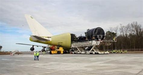 Boeing Dreamlifter Delivers First Assemblies for 787 Dreamliner