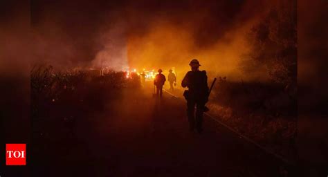 Wildfire North Of Los Angeles Spreads As Authorities Evacuate 1 200